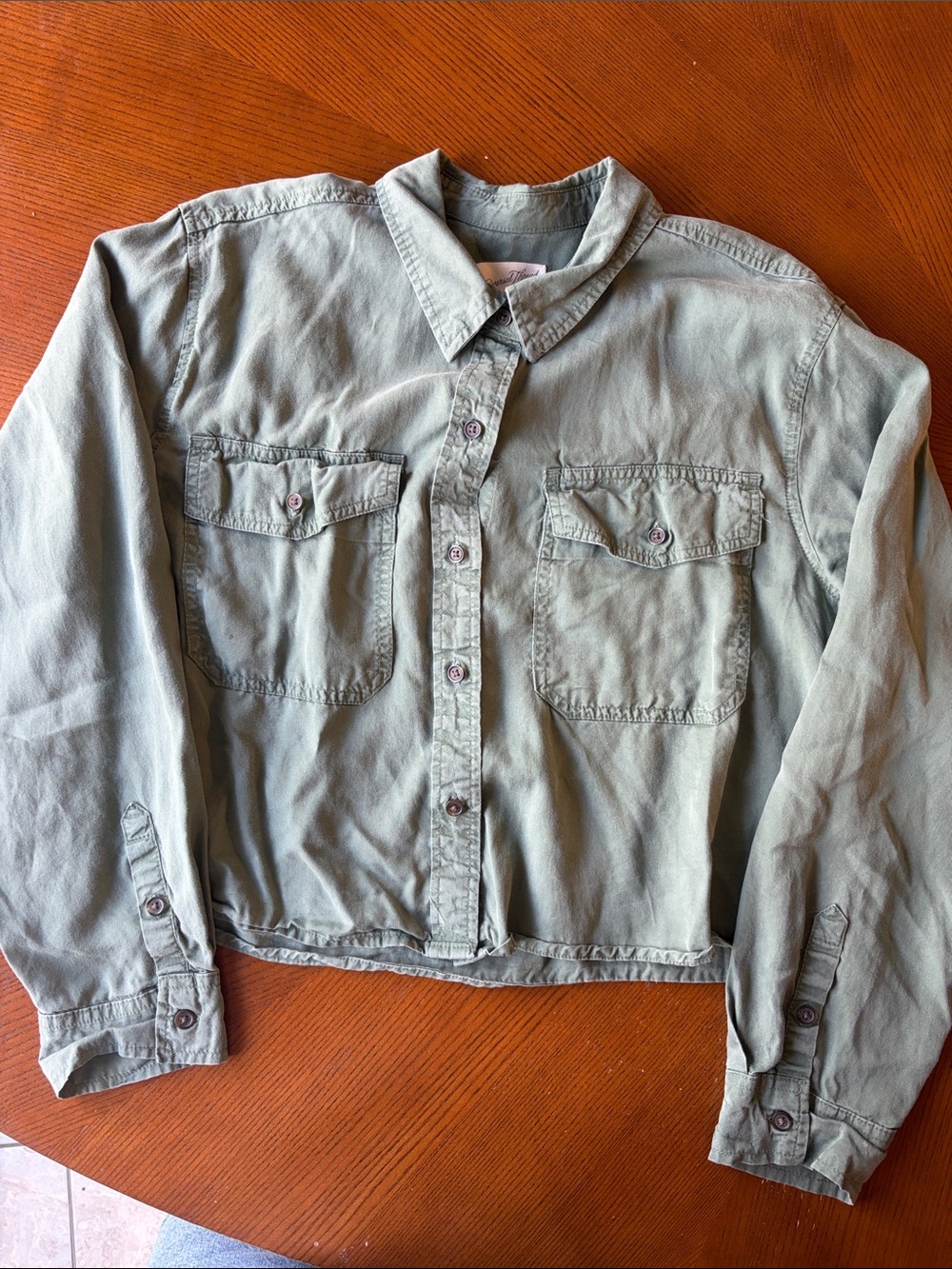 Womens Olive Green Button-Front Utility Cropped Shirt